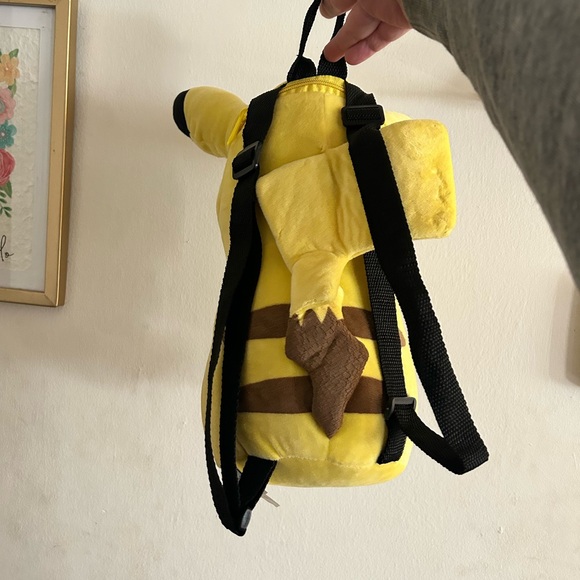 Pikachu backpack - Picture 4 of 5